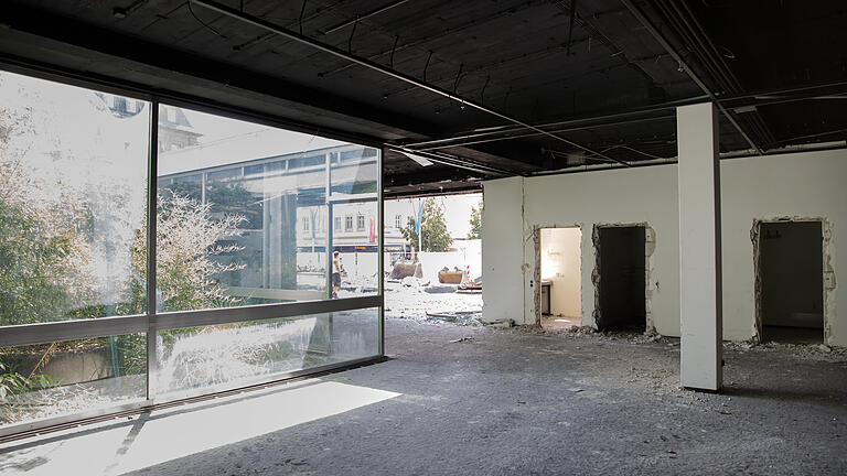 Das bepflanzte Atrium im unteren Theaterfoyer wird in den nächsten Tagen ausgebaut. Foto:&nbsp; Dita Vollmond&nbsp;