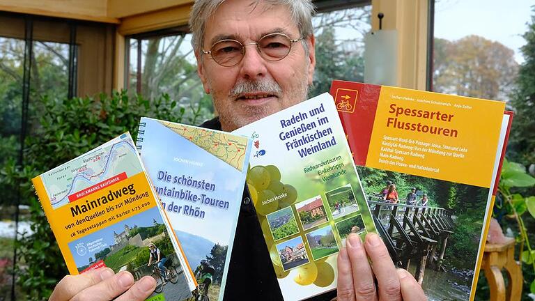 Seine Bücher erzählen vom Radfahren: Jochen Heinke aus Stetten in der Rhön ist Unterfrankens Radwege-Experte. Zwischen Rhön und Spessart, Haßberge und Steigerwald kennt er praktisch jeden Routen-Meter.