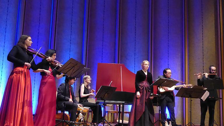 Los Temperamentos: Leider gab es zum Konzert kein Programm - und auch nicht die Namen der Musiker. Foto: Thomas Ahnert       -  Los Temperamentos: Leider gab es zum Konzert kein Programm - und auch nicht die Namen der Musiker. Foto: Thomas Ahnert