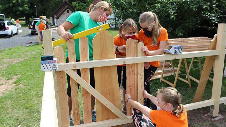 Über 61 Kleinprojekte wurden in den vergangenen drei Jahren umgesetzt, darunter auch ein Kleingarten der Kinder- und Jugendgruppe 'Funky Fruits' des Obst- und Gartenbauvereins Bad Brückenau. Foto: Archiv/Julia Raab       -  Über 61 Kleinprojekte wurden in den vergangenen drei Jahren umgesetzt, darunter auch ein Kleingarten der Kinder- und Jugendgruppe 'Funky Fruits' des Obst- und Gartenbauvereins Bad Brückenau. Foto: Archiv/Julia Raab