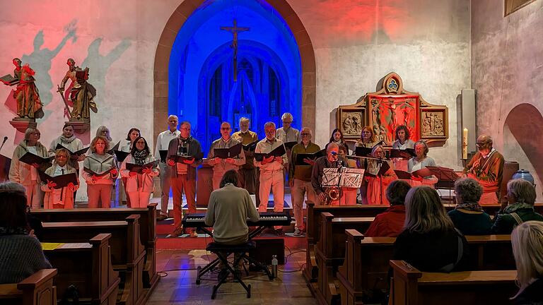 Die Gesangs- und Instrumentalgruppe GuIG aus Hammelburg  gestaltete unter der Leitung von Stefan Ammersbach die 'Abendgesänge' im pastoralen Raum Gemünden inspirierend und hoffnungsvoll.