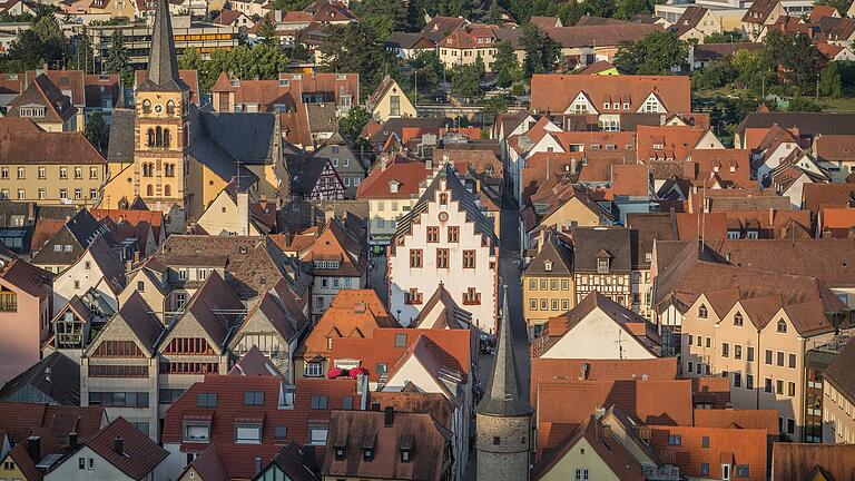 Mit einer neuen Stiftung will die Stadt Karlstadt das bürgerschaftliche Engagement fördern. Mit einer neuen Stiftung will die Stadt Karlstadt das bürgerschaftliche Engagement fördern.