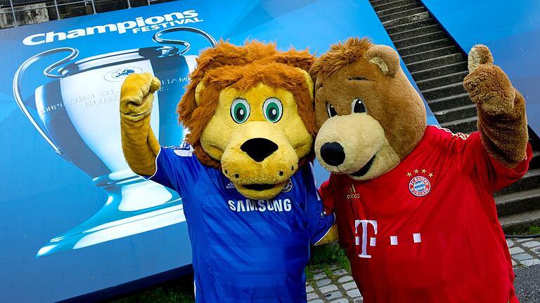 Traumjob: Maskottchen von FC Bayern München (rechts).