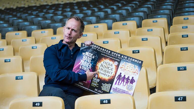 'A great night', einen großartigen Abend, verspricht Stargast Billy Boyd beim Herr-der-Ringe-Konzert am 20. Juli auf der Sömmersdorfer Freilichtbühne. Bei seinem Besuch am Freitagnachmittag vor Ort schwärmte er von der tollen Kulisse inmitten der Natur – wie die Welt der Hobbits und Elben auf der Mittelerde.