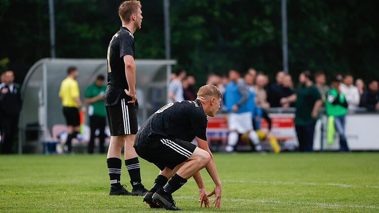 SV Veitshöchheim vs. FV Stetten-Binsfeld-Müdesheim, Relegation       -  Im Bild: v.li. Jonathan Schraut (Stetten) und Finn Weißenberger (Stetten), Enttäuschung, Tor zum 4:0

30.05.2024, SV Veitshöchheim vs. FV Stetten-Binsfeld-Müdesheim, Relegation, Deutschland, Thüngersheim, Sportgelände Thüngersheim,