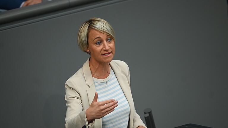 Nadine Schön - Nadine Schön (CDU) hat ihren Wahlkreis im Saarland und gehört dem Bundestag seit 2009 an. (Archivfoto) Nadine Schön - Nadine Schön (CDU) hat ihren Wahlkreis im Saarland und gehört dem Bundestag seit 2009 an. (Archivfoto)
