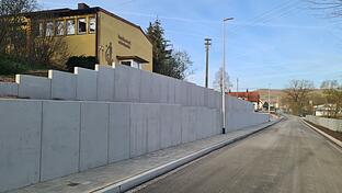 Die Sanierung der Dr.-Burghard-Straße in Oberlauringen soll im April abgeschlossen werden.