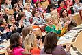 Ja, muss man denn erst die Mannsbilder aus dem Bayerischen Landtag schmeißen, damit es auch mal lustig wird? Unser Foto zeigt Teilnehmerinnen der Konferenz „Frauen im Parlament“ im Oktober im Plenarsaal.