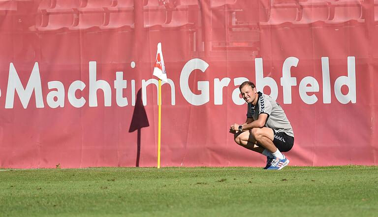 Der TSV Aubstadt (vorne Trainer Julian Grell) bezeichnet sich selbst als 'die Macht im Grabfeld'.