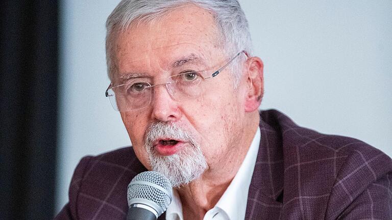 Gründerfigur: Unternehmer Eugen Münch hat vor 50 Jahren in Bad Neustadt (Lkr. Rhön-Grabfeld) das Rhön-Klinikum gegründet. Daraus entwickelte sich der erste private Klinikkonzern der Republik. Gründerfigur: Unternehmer Eugen Münch hat vor 50 Jahren in Bad Neustadt (Lkr. Rhön-Grabfeld) das Rhön-Klinikum gegründet. Daraus entwickelte sich der erste private Klinikkonzern der Republik.