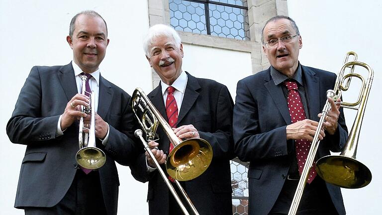 Richard Roblees 'Very Little Big Band“ feiert dieses Jahr ihr 30-jähriges Bestehen in der Besetzung Jürgen Hahn (Trompete), Richard Roblee (Posaune) und Mathias Grabisch (Baßposaune). Richard Roblees 'Very Little Big Band“ feiert dieses Jahr ihr 30-jähriges Bestehen in der Besetzung Jürgen Hahn (Trompete), Richard Roblee (Posaune) und Mathias Grabisch (Baßposaune).