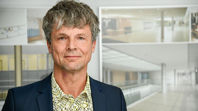 Seit 2018 verantwortlich für den Bereich Universitätsbau beim Staatlichen Bauamt Würzburg: Jan Knippel. Seit 2018 verantwortlich für den Bereich Universitätsbau beim Staatlichen Bauamt Würzburg: Jan Knippel.