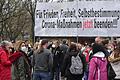 Impression von der zweiten SWADS-Demo am 9. April auf dem Volksfestplatz. Für den 1. Mai hat das Bündnis erneut zu einer Kundgebung aufgerufen, der ebenfalls beantragte Demonstrationszug wurde von der Stadt verboten.