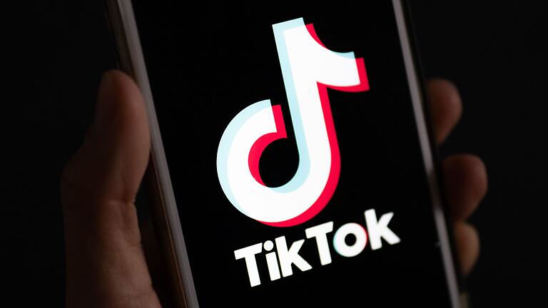 Social-Media-App Tiktok       -  Tiktok hatte in Deutschland nach eigenen Angaben zuletzt mehr als 24 Millionen monatliche Nutzer. (Archivbild)