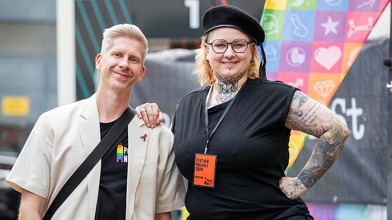 Waren zufrieden mit dem Fest der Vielfalt: Pride Nes-Vorsitzender Andreas Schmitt und zweite Vorsitzende Madlen Wittmann. Waren zufrieden mit dem Fest der Vielfalt: Pride Nes-Vorsitzender Andreas Schmitt und zweite Vorsitzende Madlen Wittmann. 