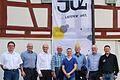 Gratulanten zum 40. Geburtstag des JUZ in Hofheim: Carsten Stark (von links) vom Kreisjugendring, Bürgermeister Wolfgang Borst, Landrat Wilhelm Schneider, Günther Geiling (früherer JUZ-Vorsitzender und Ehrenmitglied), Markus Ott (stellvertretender JUZ-Vorsitzender), die JUZ-Ehrenmitglieder Werner Mock und Andreas Schmitt und der JUZ-Vorsitzende Daniel Fischer.