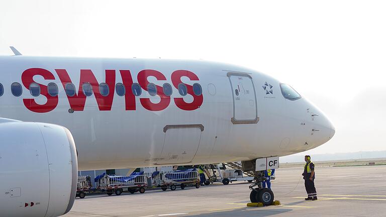 Swiss       -  Die Lufthansa-Tochter will nun Bleipatten in Flugzeuge einbauen (Archivbild)