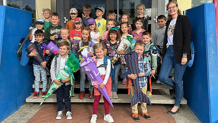 Anna Anwander ist die Lehrerin der jahrgangsgemischten Klasse 1/2a der Grundschule Oberaurach. Neun Kinder sind frisch eingeschult worden.