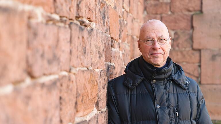 Der Pfarrer der Gemeinde Maria Geburt in Aschaffenburg-Schweinheim, Markus Krauth, zeigte mit seiner Gemeinde Solidarität mit Missbrauchsbetroffenen: Die Eucharistiefeier fiel an drei Sonntagen aus. Der Pfarrer der Gemeinde Maria Geburt in Aschaffenburg-Schweinheim, Markus Krauth, zeigte mit seiner Gemeinde Solidarität mit Missbrauchsbetroffenen: Die Eucharistiefeier fiel an drei Sonntagen aus.