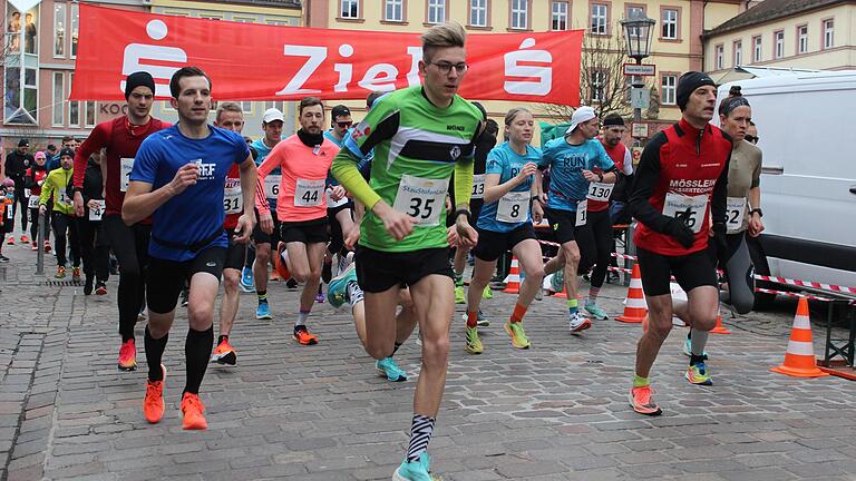 In der Männer-Konkurrenz über 15 Kilometer nicht zu schlagen: der Gemündener Paul Weigand (vorne) In der Männer-Konkurrenz über 15 Kilometer nicht zu schlagen: der Gemündener Paul Weigand (vorne)