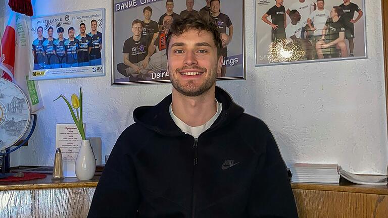Die Mannschaftsbilder an der Wand beweisen es: Sieben Jahre Bundesliga, sieben Mal war Filip Zeljko dabei. Die Mannschaftsbilder an der Wand beweisen es: Sieben Jahre Bundesliga, sieben Mal war Filip Zeljko dabei.