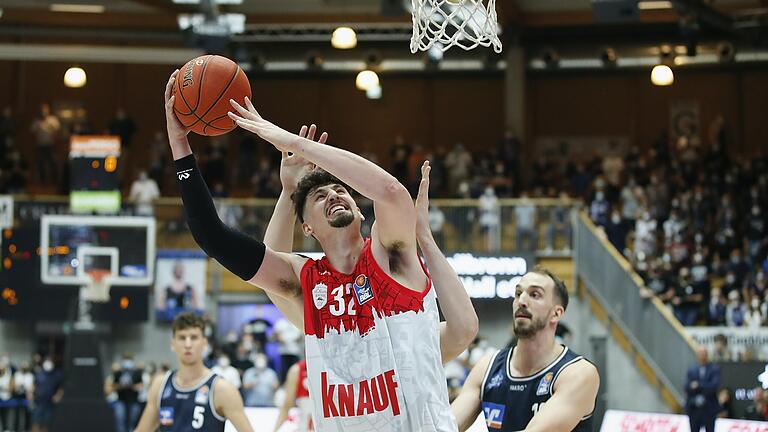 Nicolas Carvacho erzielte in seinen beiden Pflichtspielen durchschnittlich jeweils 15 Punkte und schnappte sich 6,5 Rebounds.