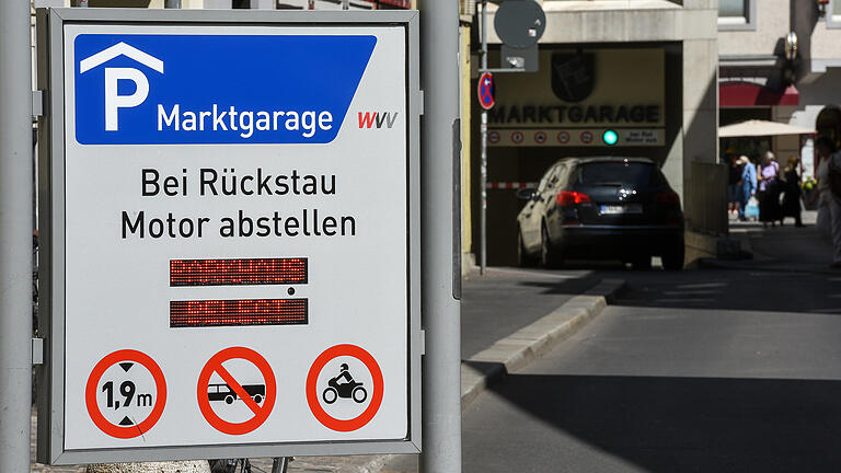 Die Zufahrt zur Marktgarage in der Martinstraße. Foto: Thomas Obermeier