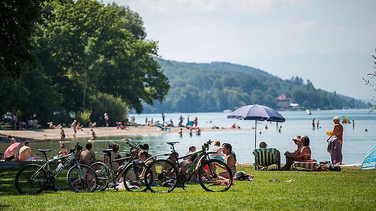 Starnberger See       -  Eine Studie belegt ein drastisches Wohlstandsgefälle in Deutschland. Die reichsten Menschen wohnen im Landkreis Starnberg.Lino Mirgeler, dpa