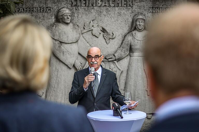 Artur Steinmann, Präsident des Fränkischen Weinbauverbandes, warnt vor den Folgen der Trockenheit für die Winzerinnen und Winzer.