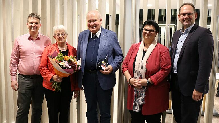 Der Kreiscaritasverband strukturiert sich um (von links): Geschäftsführer Florian Schüßler, die scheidenden Vorsitzenden Magda Hartmann und Manfred Goldkuhle sowie die beiden Mitglieder des neuen Caritasrats,  Gabriele Kimmel und Michael Hombach.