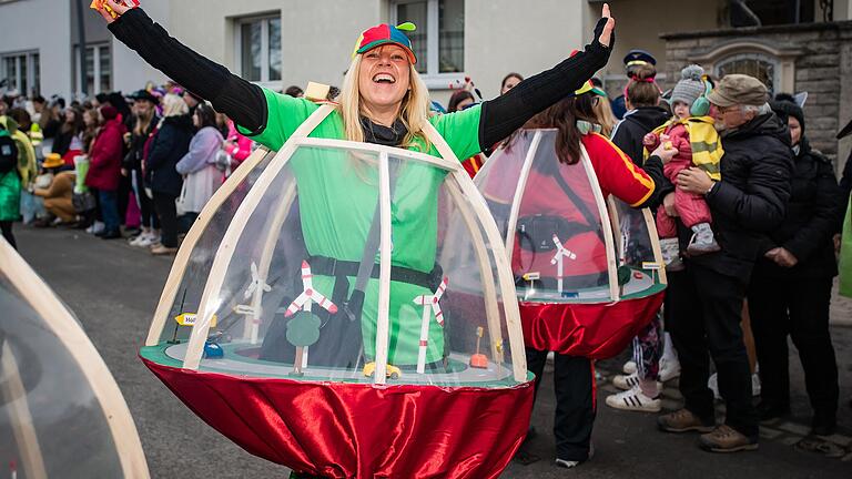 Fantasievoll ging es zu in Heustreu wie hier bei dieser Dame, die sich mit der Windkraft befasst.