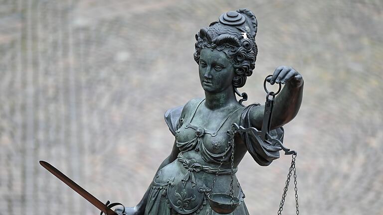 Justitia.jpeg - Das Urteil zur Verfassungsmäßigkeit des Polizeiaufgabengesetzes soll am 14. Juni fallen. Justitia.jpeg - Das Urteil zur Verfassungsmäßigkeit des Polizeiaufgabengesetzes soll am 14. Juni fallen.