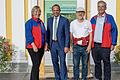 Aus Rhön-Grabfeld wurden von Umweltminister Thorsten Glauber (Zweiter von links) geehrt (von links): Bärbel Ludwig, Naturschutzwächterin, Klaus Hümpfer, Hornissen- und Wespenbeauftragter und Manfred Kaiser, Naturschutzwächter.