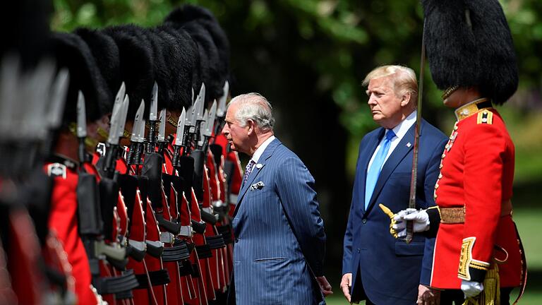 Wird König Charles zur britischen Trump(f)-Karte?       -  Wen König Charles (l.) trifft, entscheidet die britische Regierung. (Archivbild)