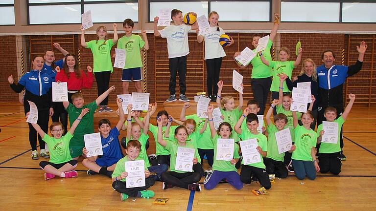 Siegerfoto des ersten Volleyball-Grundschul-Cups.