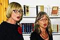 Singende Stadträtin: Annemarie Fell mit Maria Heckmann.