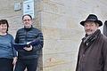 Athanasios Michos und seine Mutter Maria Michou erinnern sich mit Kurt Mauer, damals Bürgermeister der Marktgemeinde Trappstadt, an ihre Anfänge im Grünen Baum.