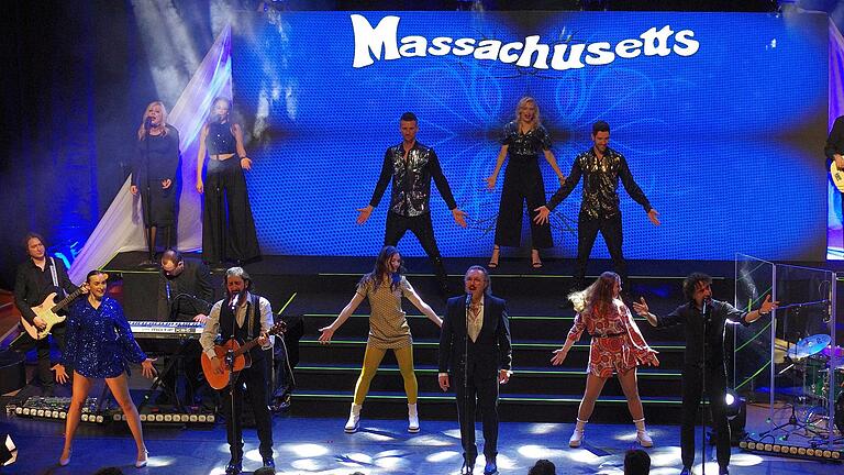 „The Italian Bee Gees“ mit dem Musical „Massachusetts“ begeistern in Bad Kissingen. - „The Italian Bee Gees“ mit dem Musical „Massachusetts“ begeistern in Bad Kissingen. „The Italian Bee Gees“ mit dem Musical „Massachusetts“ begeistern in Bad Kissingen. - „The Italian Bee Gees“ mit dem Musical „Massachusetts“ begeistern in Bad Kissingen.