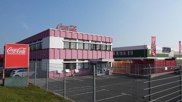 Im Coca-Cola-Werk in Knetzgau werden Getränke für den südbayerischen Raum hergestellt. Im Coca-Cola-Werk in Knetzgau werden Getränke für den südbayerischen Raum hergestellt.