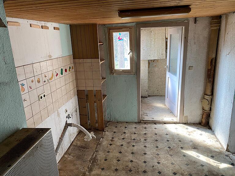 Einblick in eines der alten Arbeiterhäuser in der Gartenstadt in Schweinfurt, aufgenommen in der Josef-Säckler-Straße. Einblick in eines der alten Arbeiterhäuser in der Gartenstadt in Schweinfurt, aufgenommen in der Josef-Säckler-Straße.