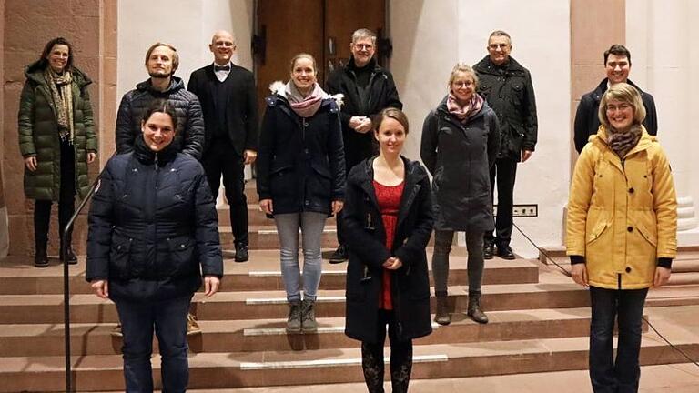 Bei einem Gottesdienst in der Sepultur des Würzburger Kiliansdoms verlieh Domkapitular Helmut Gabel die Missio Canonica an Referendarinnen und Referendare des Matthias-Grünewald-Gymnasiums Würzburg und des Wirsberg-Gymnasiums Würzburg. Bei einem Gottesdienst in der Sepultur des Würzburger Kiliansdoms verlieh Domkapitular Helmut Gabel die Missio Canonica an Referendarinnen und Referendare des Matthias-Grünewald-Gymnasiums Würzburg und des Wirsberg-Gymnasiums Würzburg.