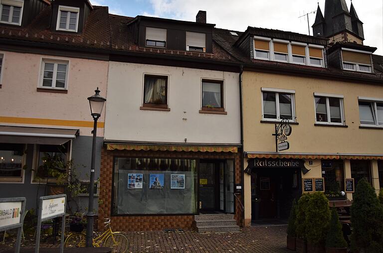In dem Haus Marktplatz 2 in Gemünden (Mitte) sollen Ferienwohnungen und ein Yoga-Studio entstehen. In dem Haus Marktplatz 2 in Gemünden (Mitte) sollen Ferienwohnungen und ein Yoga-Studio entstehen.