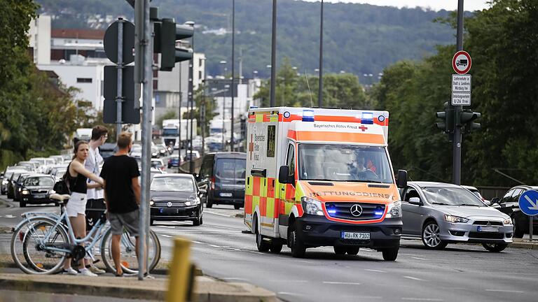 Noch sind genug Rettungskräfte des BRK in Würzburg im Einsatz.