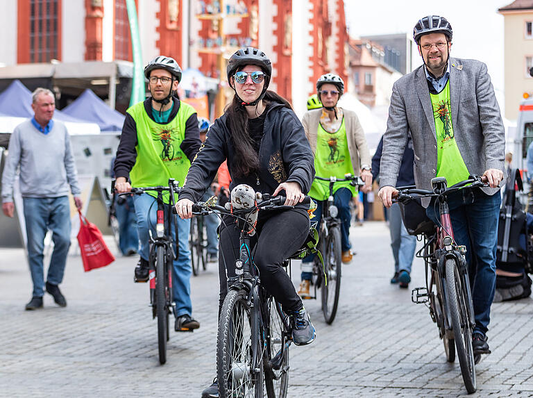 Zum Auftakt der Fahrrad-Aktion fand eine einstündige Rundfahrt statt mit Start- und Endpunkt am Marktplatz. Zum Auftakt der Fahrrad-Aktion fand eine einstündige Rundfahrt statt mit Start- und Endpunkt am Marktplatz.