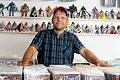Der 41 Jahre alte gelernte Straßenbauer Michael Schüssler eröffnete Anfang August in der Schweinfurter Innenstadt am Kornmarkt 'Micks Comic Archiv'– ein Geschäft für Comics und 'Nerdkram'.