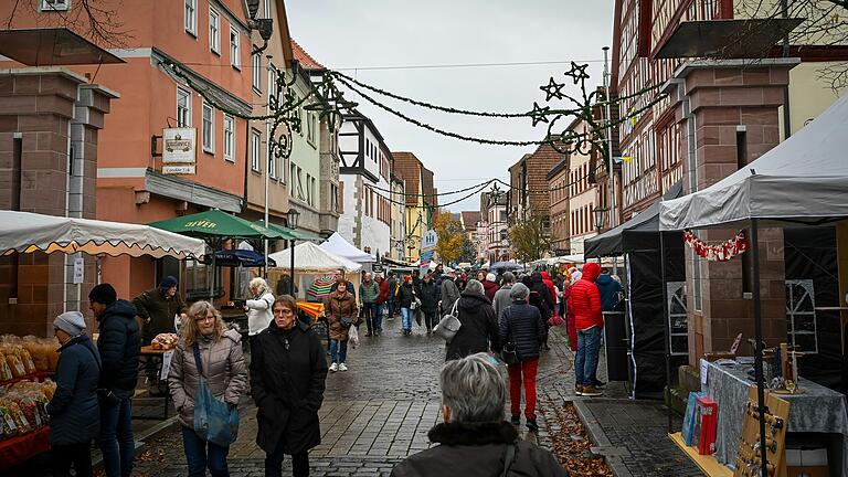 Der Andreasmarkt in Karlstadt ist der ideale Auftakt in die leckerste Jahreszeit. Der Andreasmarkt in Karlstadt ist der ideale Auftakt in die leckerste Jahreszeit.