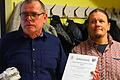 Die Preisträger Burkhard Klug (links) und Thomas Peter wurden für ihr Engagement als Hochseilgartentrainer am Volkersberg ausgezeichnet.       -  Die Preisträger Burkhard Klug (links) und Thomas Peter wurden für ihr Engagement als Hochseilgartentrainer am Volkersberg ausgezeichnet.