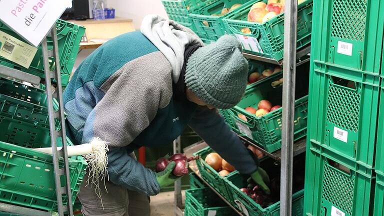 Der Bio-Lieferdienst 'Grashüpfer' ist eine Art Supermarkt auf Rädern. Gegründet hat ihn Stefan Schäbler aus Tiefenthal. (Archivfoto) Der Bio-Lieferdienst 'Grashüpfer' ist eine Art Supermarkt auf Rädern. Gegründet hat ihn Stefan Schäbler aus Tiefenthal. (Archivfoto)