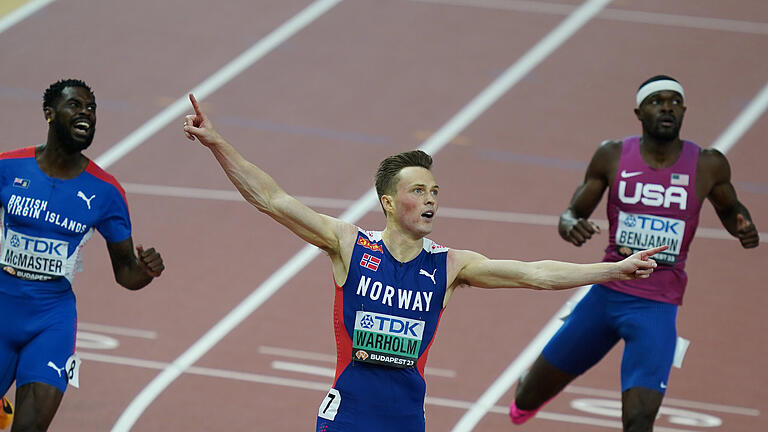 Leichtathletik Weltmeisterschaft.jpeg       -  Mit 'Unmenschlichem' Training zum Erfolg: Der neue Weltmeister Karsten Warholm aus Norwegen jubelt im Ziel.