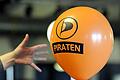 Piratenpartei       -  Die Berliner Piraten wollen Vorwürfe zu rechtsextremen Tendenzen in der Partei in einer Konferenz klären. Foto: Carsten Rehder/Archiv